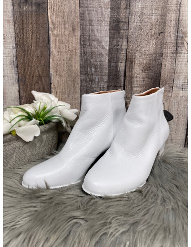 Boots Ankle Heels By Cmb In White, Size: 7 pas chere